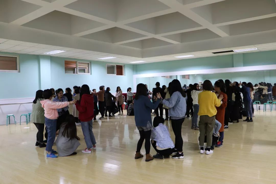 拓展訓練破冰游戲松鼠搬家