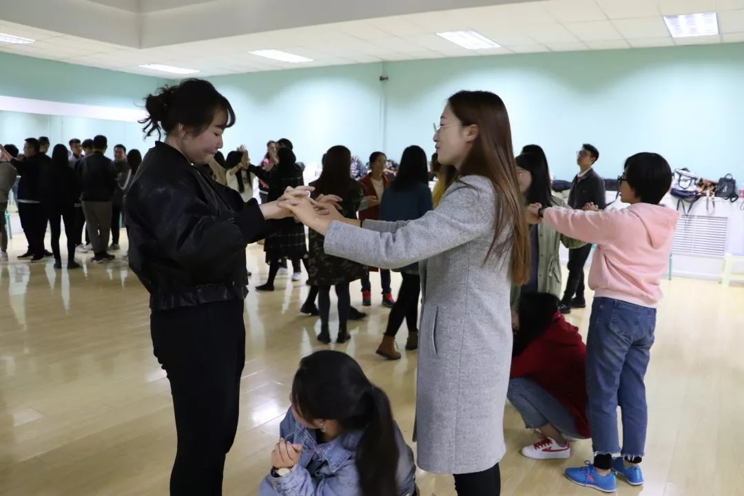 拓展訓(xùn)練破冰游戲松鼠搬家 拓展訓(xùn)練破冰游戲松鼠搬家