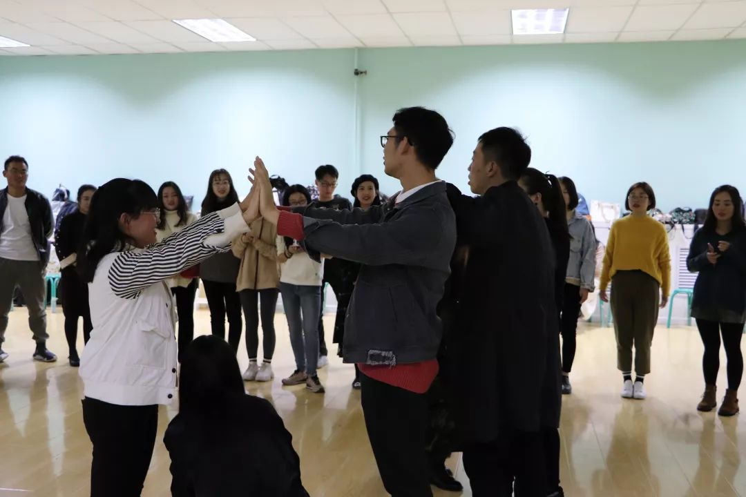 拓展訓(xùn)練破冰游戲松鼠搬家 拓展訓(xùn)練破冰游戲松鼠搬家