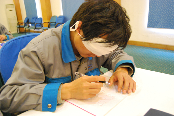 室內(nèi)拓展訓(xùn)練項目【蒙眼作畫】 室內(nèi)拓展訓(xùn)練項目【蒙眼作畫】