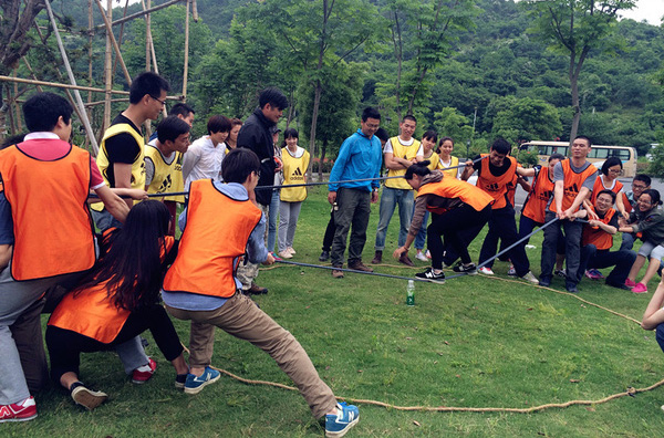 拓展訓練團隊游戲【雷區取水】